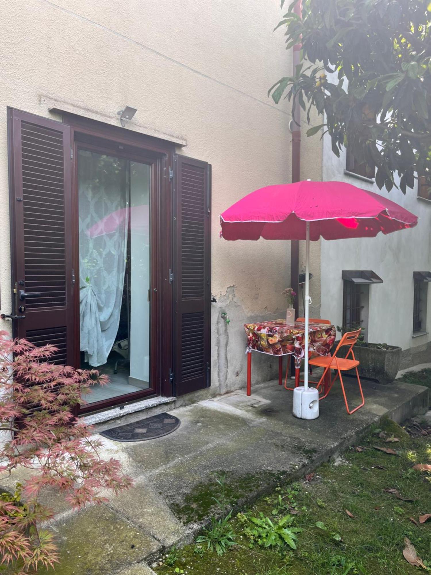 Il Cortile Como Single & Double Room In Apartment No Hotel Bagian luar foto